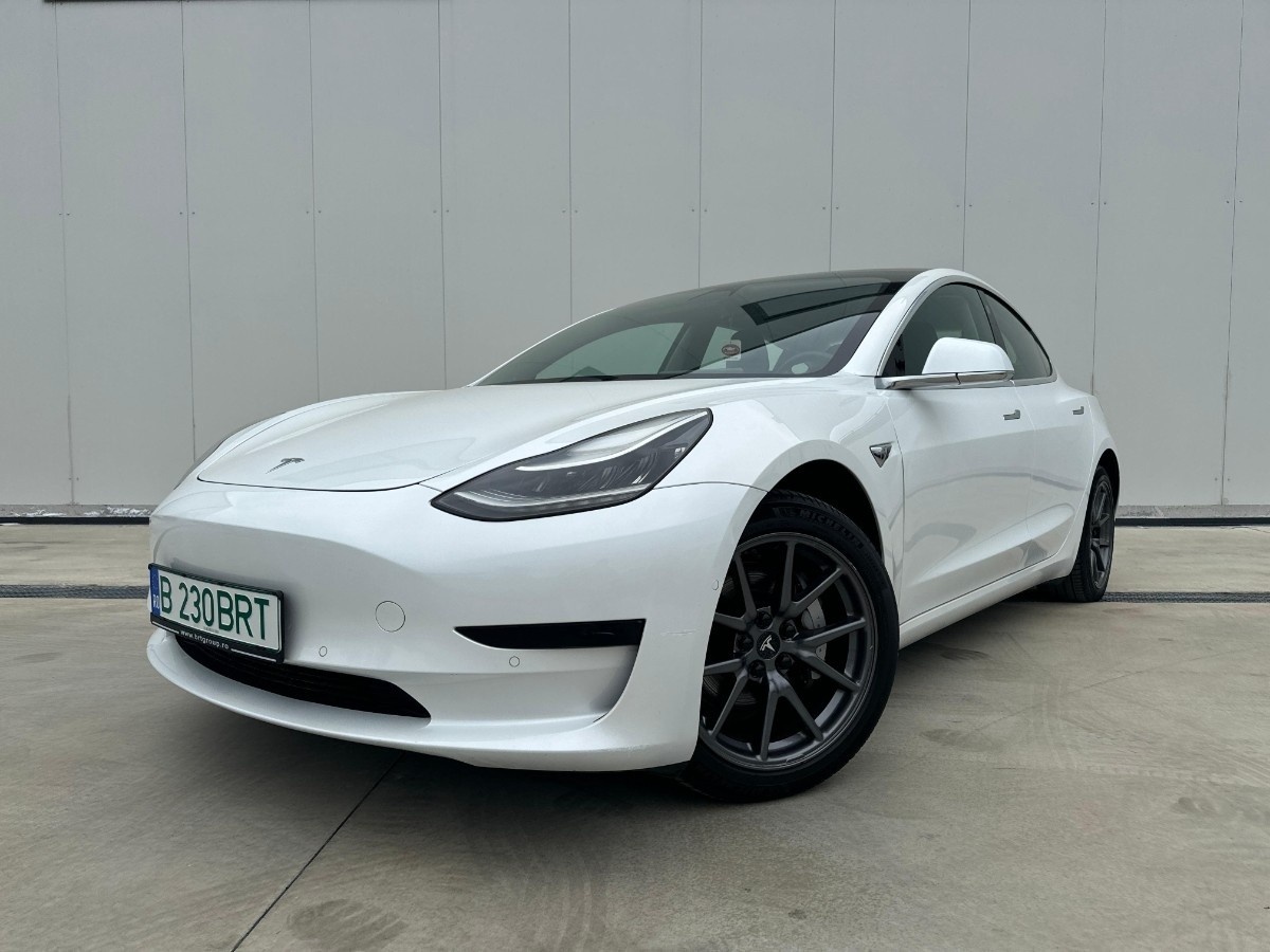 Tesla Model 3 2020
